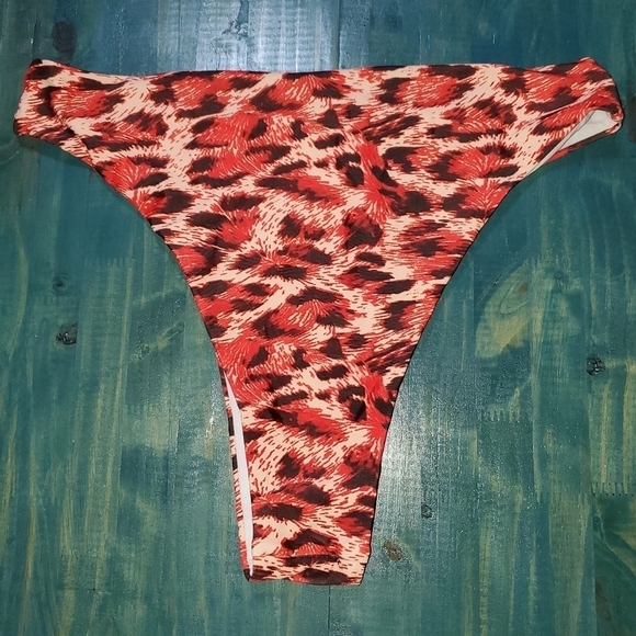VIBRANT RED/ORANGE & BLACK SHORT SLEEVE BIKINI NEW LARGE - Picture 6 of 9